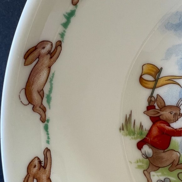 ROYAL DOULTON "Bunnykins Rocket Ship" Vintage Cereal Bowl EUC - Picture 3 of 6